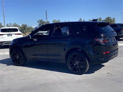 Used 2025 Land Rover Discovery Sport Dynamic SE image 17