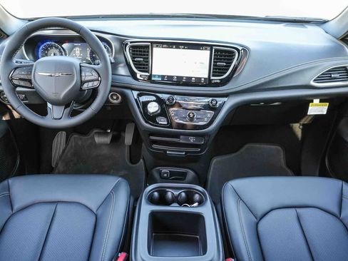 New 2026 Chrysler Pacifica Select FWD image 14