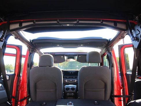 Used 2024 Jeep Wrangler Unlimited Sport AWD/4WD image 34