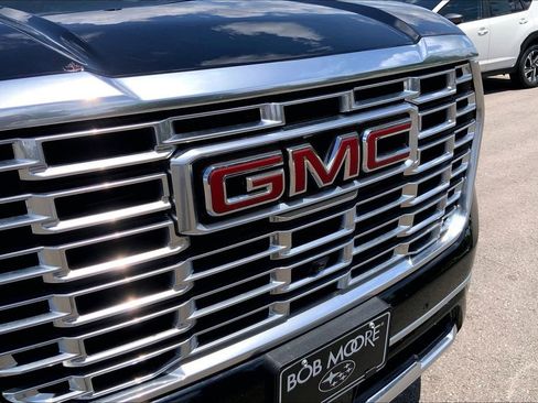Used 2025 GMC Yukon Denali AWD/4WD image 32