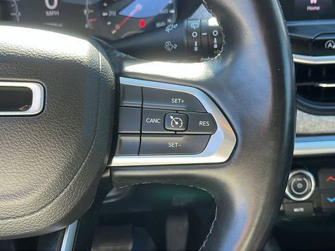 Used 2022 Jeep Compass Latitude image 14