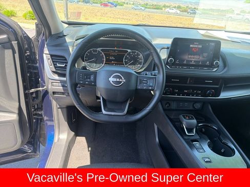 Used 2025 Nissan Rogue SV FWD image 13