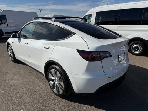 Used 2021 Tesla Model Y Long Range AWD/4WD image 8