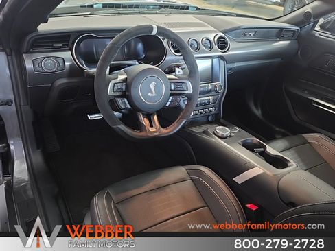 Used 2022 Ford Mustang Shelby GT500 w/ Technology Package RWD image 19