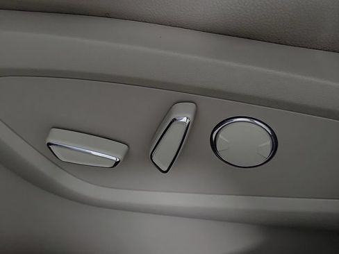 Used 2023 Lincoln Nautilus FWD w/ Premium Package image 22