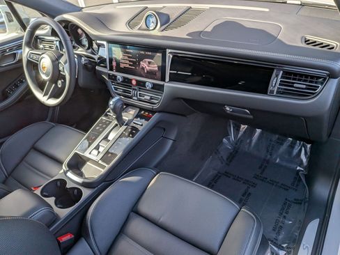 New 2026 Porsche Macan S image 26