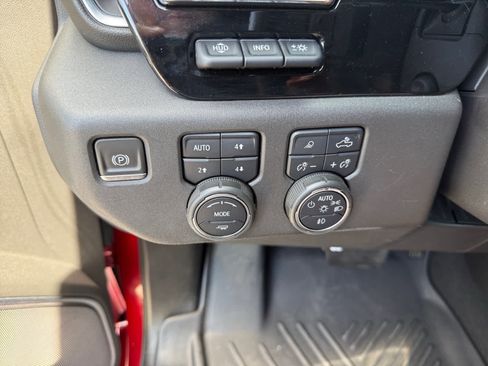 Used 2022 Chevrolet Silverado 1500 High Country w/ Technology Package AWD/4WD image 25