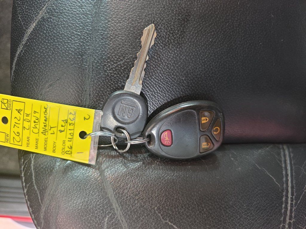 Used 2011 Chevrolet Avalanche LT AWD/4WD image 35