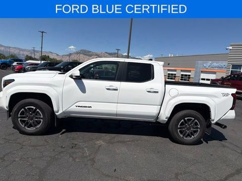 Used 2024 Toyota Tacoma TRD Sport AWD/4WD image 16
