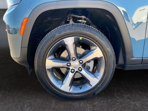 New 2026 Jeep Grand Cherokee Limited w/ Trailer Tow Package AWD/4WD image 9