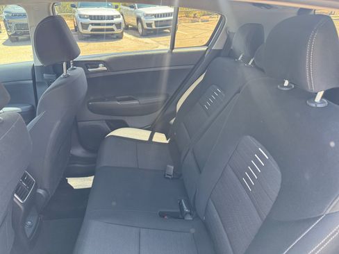 Used 2018 Kia Sportage LX FWD image 17