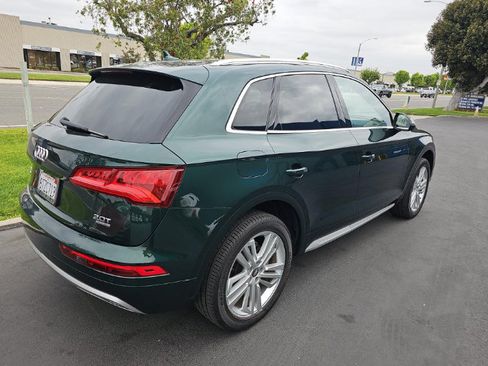 Used 2018 Audi Q5 2.0T Premium Plus w/ Premium Plus Package AWD/4WD image 2