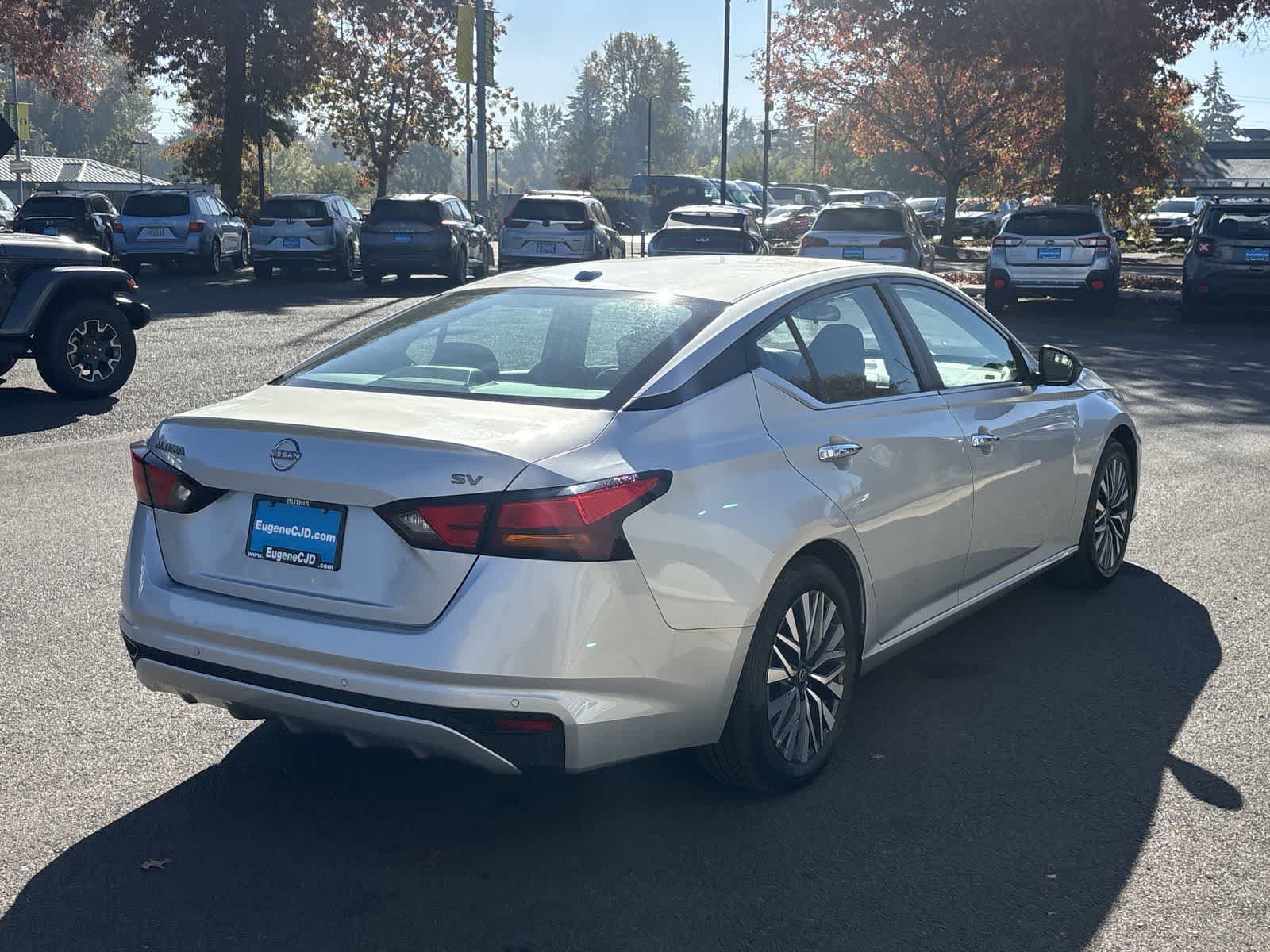 Used 2024 Nissan Altima 2.5 SV FWD image 5
