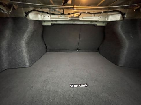 Used 2021 Nissan Versa SR FWD image 10