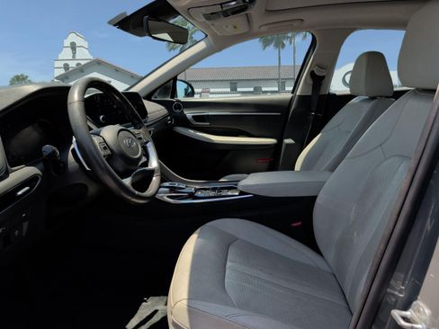 Used 2022 Hyundai Sonata Limited w/ Cargo Package FWD image 11
