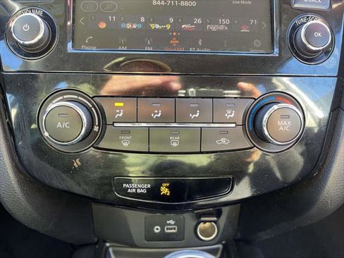Used 2020 Nissan Rogue S image 25