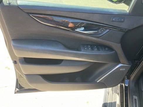 Used 2020 Cadillac Escalade Platinum AWD/4WD image 11