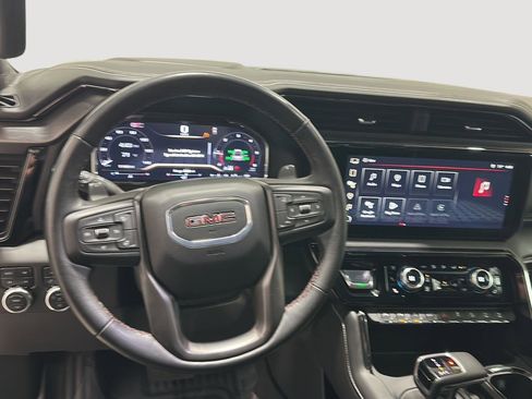 Used 2024 GMC Sierra 1500 AT4X image 10