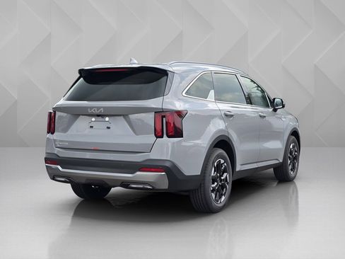New 2026 Kia Sorento S image 4