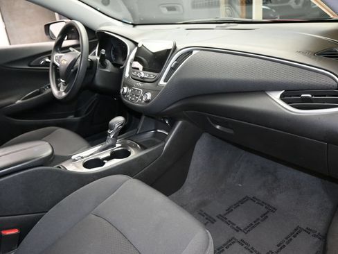 Used 2025 Chevrolet Malibu LT FWD image 43