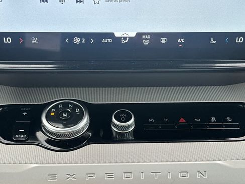 Certified 2025 Ford Expedition Active AWD/4WD image 22