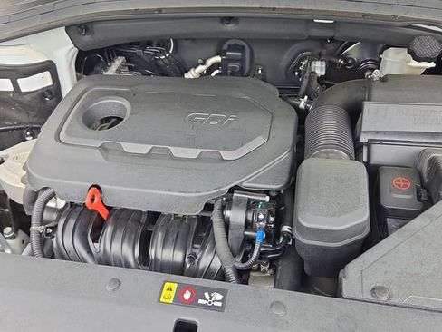 Used 2020 Hyundai Santa Fe SEL FWD image 10