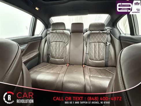 Used 2021 BMW 750i xDrive w/ Luxury Rear Seating Package image 6