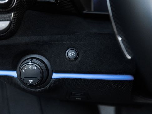 Used 2020 Ferrari 488 Pista Spider image 21