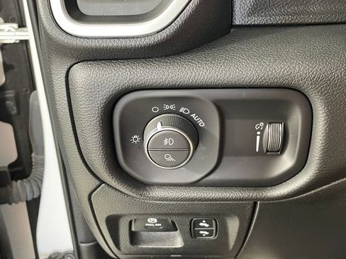 Used 2022 RAM 1500 Big Horn AWD/4WD image 13