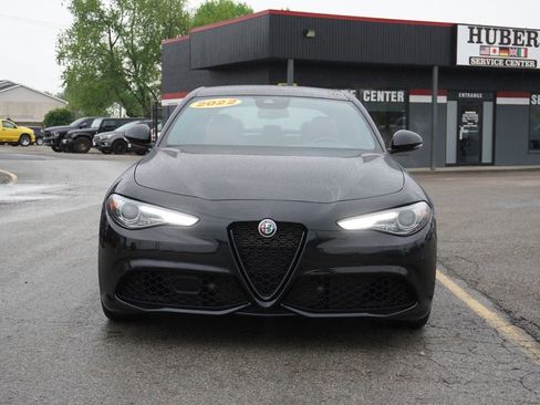 Used 2022 Alfa Romeo Giulia Veloce AWD/4WD image 2