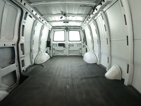 Used 2021 Chevrolet Express 2500 Extended w/ Driver Convenience Package image 15