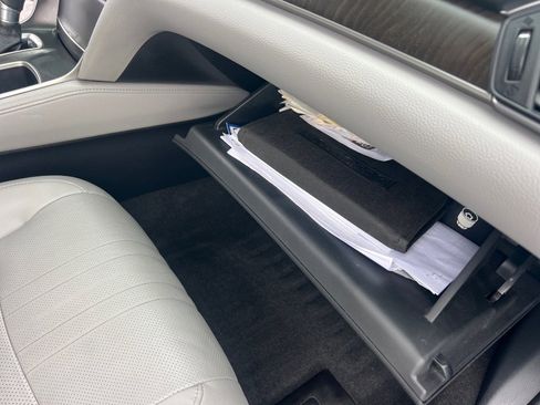 Used 2018 Honda Accord Touring image 19