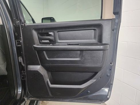 Used 2018 RAM 2500 Tradesman w/ Chrome Appearance Group image 26