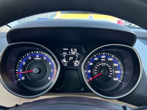 Used 2013 Hyundai Elantra GLS image 11