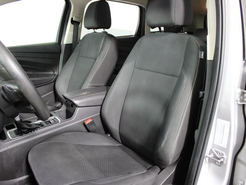 Used 2017 Ford Escape SE FWD image 9