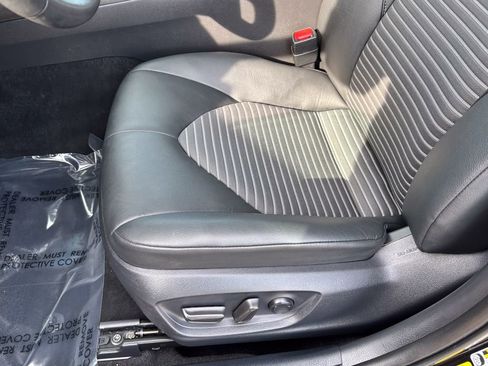 Certified 2022 Toyota Camry SE image 20