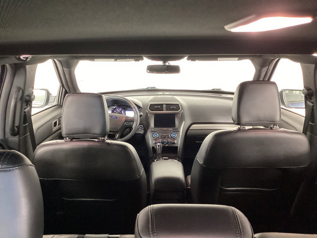Certified 2018 Ford Explorer XLT w/ Equipment Group 202A AWD/4WD image 29
