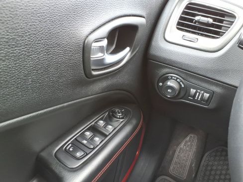 Used 2019 Jeep Compass Trailhawk AWD/4WD image 19