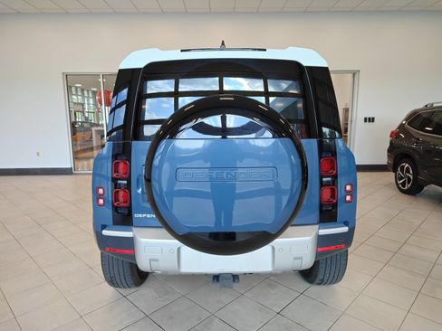 Used 2025 Land Rover Defender 110 S AWD/4WD image 4