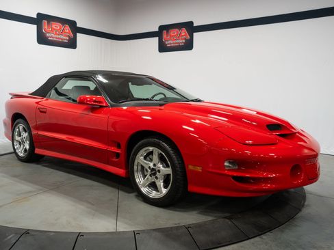 Used 1999 Pontiac Firebird Trans Am RWD image 4