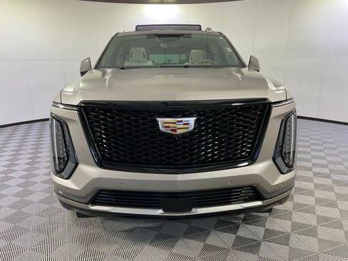 Used 2025 Cadillac Escalade ESV Sport Platinum image 2