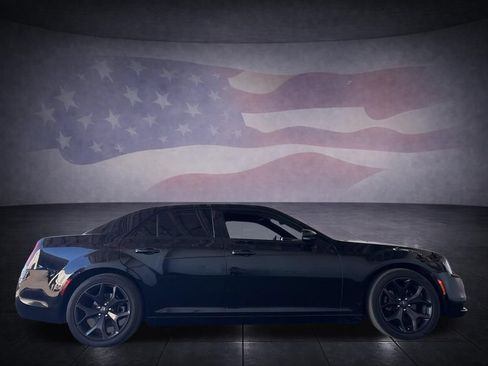 Used 2022 Chrysler 300 S RWD image 6