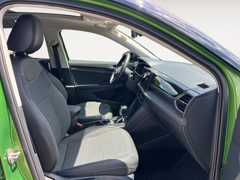 Certified 2026 Volkswagen Taos SE AWD/4WD image 15