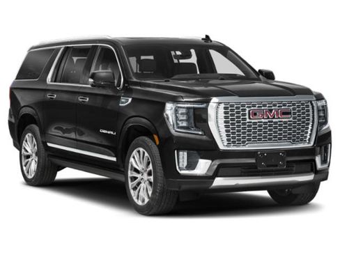 Used 2023 GMC Yukon XL AT4 w/ Technology Package AWD/4WD image 6
