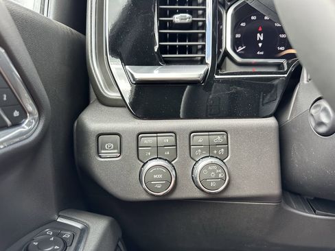 New 2026 GMC Sierra 1500 SLT w/ SLT Premium Plus Package AWD/4WD image 29