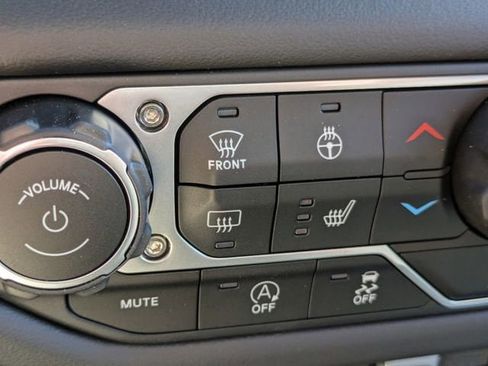 New 2025 Jeep Wrangler Unlimited Rubicon w/ Convenience Group image 21