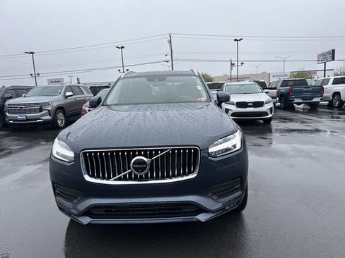 Used 2022 Volvo XC90 T6 Momentum w/ Advanced Package image 2