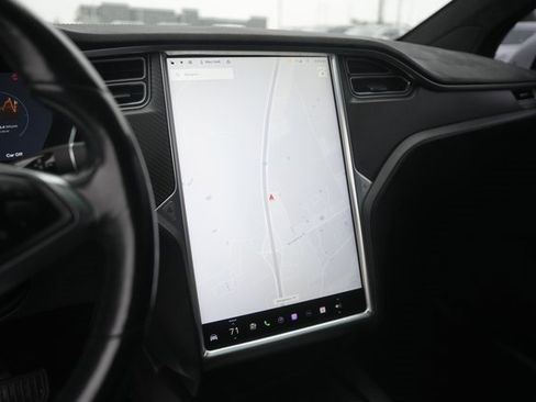 Used 2017 Tesla Model X 90D image 28