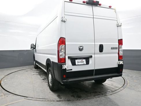 Used 2024 RAM ProMaster 2500 w/ Convenience Group FWD image 5