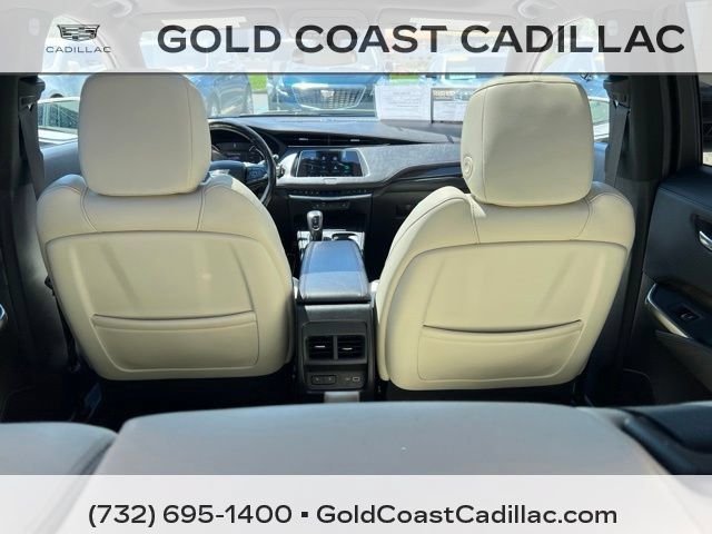 Used 2019 Cadillac XT4 Sport w/ Cold Weather Package FWD image 12